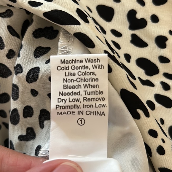 Tie Front Animal Print Romper - Picture 8 of 10